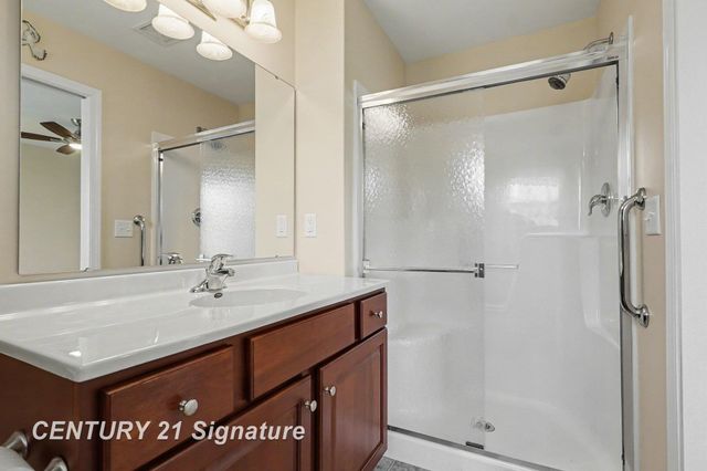 29 Tuscany Circle, Saginaw Twp, MI 48603