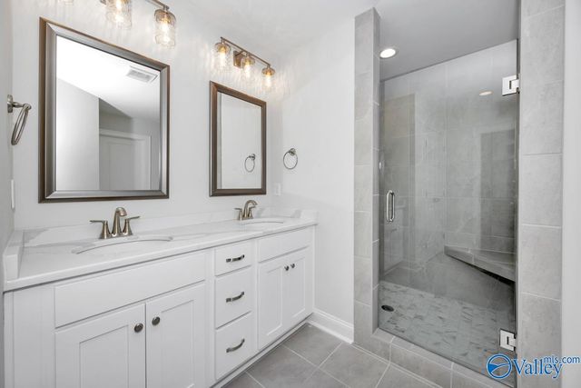 9504 Hampton Oak Drive SE, Owens Cross Roads, AL 35763