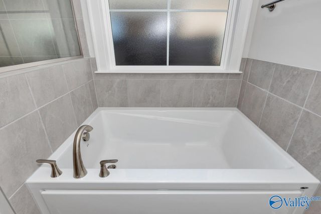 9504 Hampton Oak Drive SE, Owens Cross Roads, AL 35763