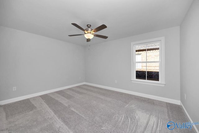 9504 Hampton Oak Drive SE, Owens Cross Roads, AL 35763