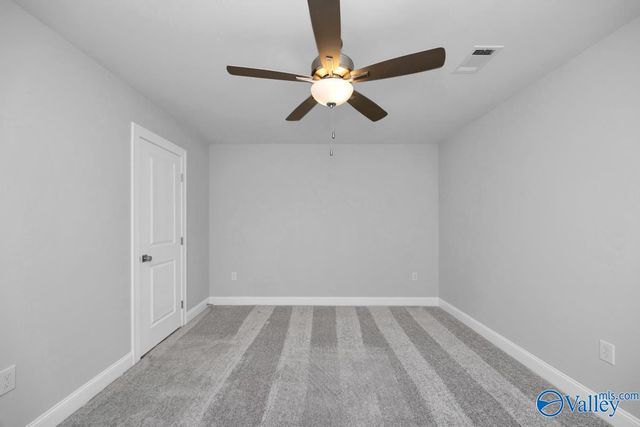 9504 Hampton Oak Drive SE, Owens Cross Roads, AL 35763