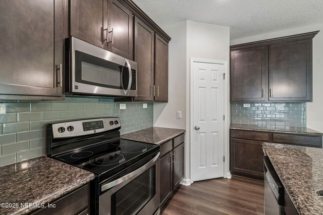 2529 CANEY OAKS Drive W, Jacksonville, FL 32218