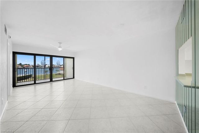 750 Elkcam CIR 312, Marco Island, FL 34145