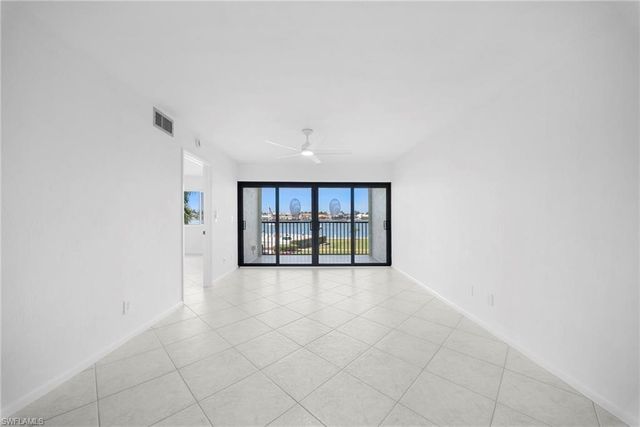 750 Elkcam CIR 312, Marco Island, FL 34145