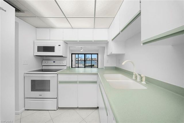 750 Elkcam CIR 312, Marco Island, FL 34145