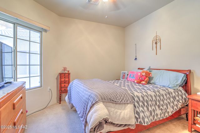 70 E Calle Vivaz, Green Valley, AZ 85614