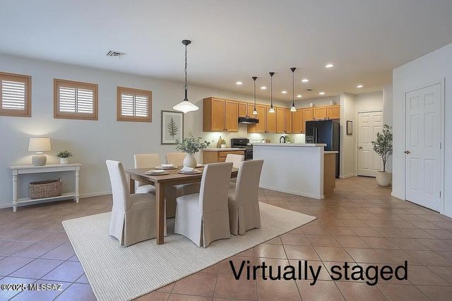 70 E Calle Vivaz, Green Valley, AZ 85614