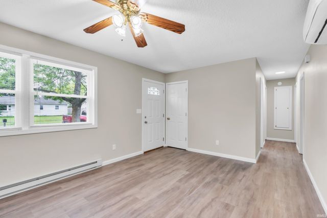 312 Alamosa Drive, Kendallville, IN 46755
