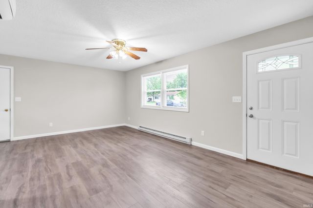 312 Alamosa Drive, Kendallville, IN 46755