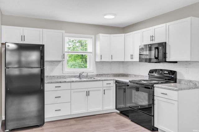 312 Alamosa Drive, Kendallville, IN 46755