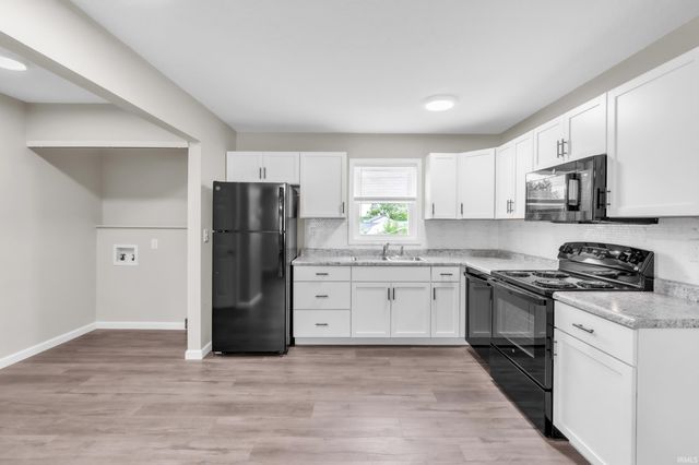 312 Alamosa Drive, Kendallville, IN 46755