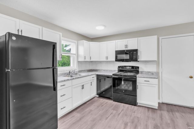 312 Alamosa Drive, Kendallville, IN 46755