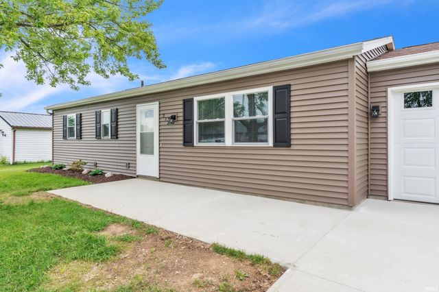 312 Alamosa Drive, Kendallville, IN 46755
