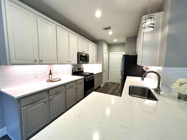 46 Summerhaze Circle, The Woodlands, TX 77382