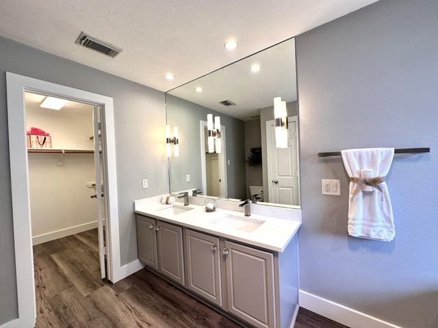 46 Summerhaze Circle, The Woodlands, TX 77382