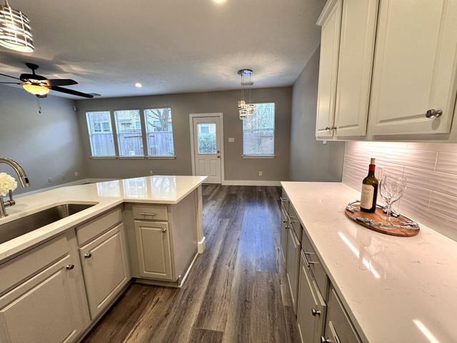 46 Summerhaze Circle, The Woodlands, TX 77382