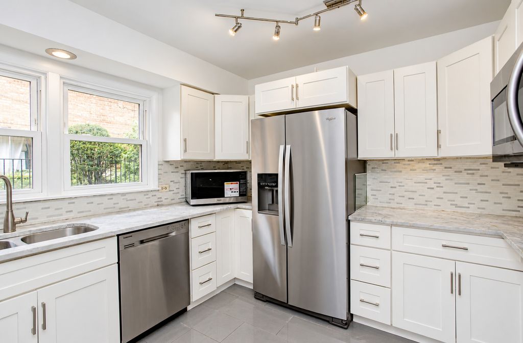 4820 W CONRAD Street 106, Skokie, IL 60077 — photo 3