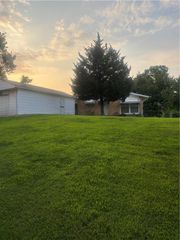800 Marilyn Avenue, Liberty, MO 64068