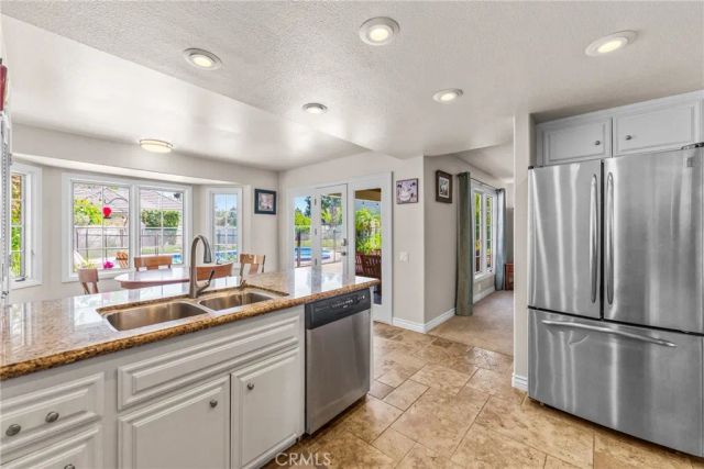 711 Afton Court, Redlands, CA 92374
