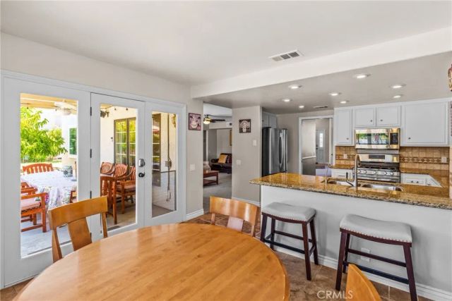 711 Afton Court, Redlands, CA 92374