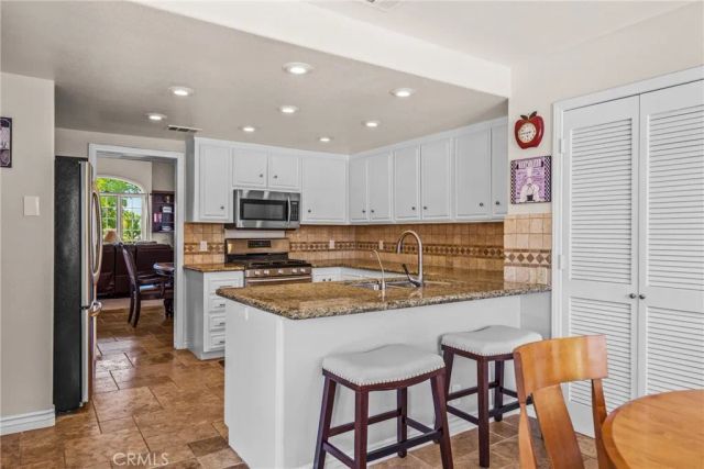 711 Afton Court, Redlands, CA 92374