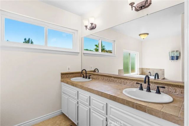711 Afton Court, Redlands, CA 92374