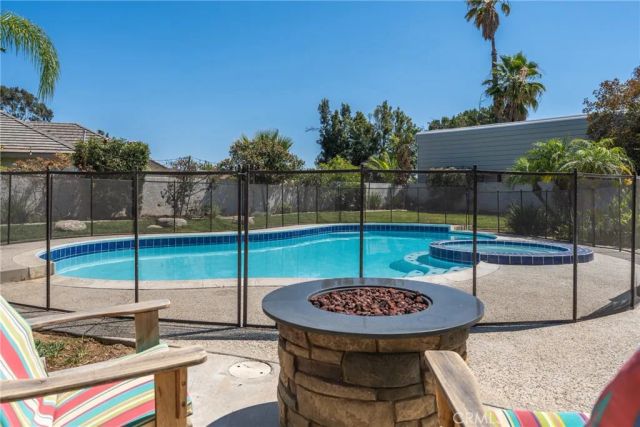 711 Afton Court, Redlands, CA 92374