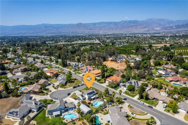711 Afton Court, Redlands, CA 92374