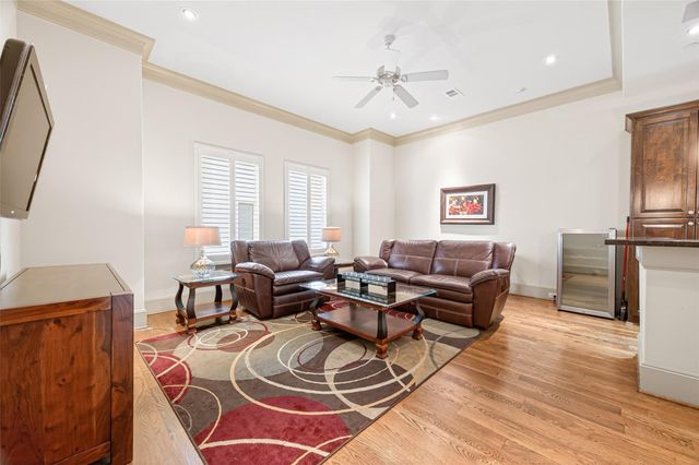 311 Calle Sevilla Place, Houston, TX 77007