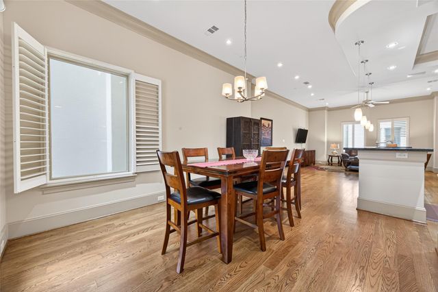 311 Calle Sevilla Place, Houston, TX 77007