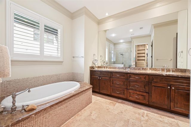 311 Calle Sevilla Place, Houston, TX 77007