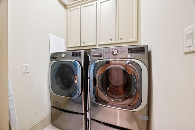 311 Calle Sevilla Place, Houston, TX 77007