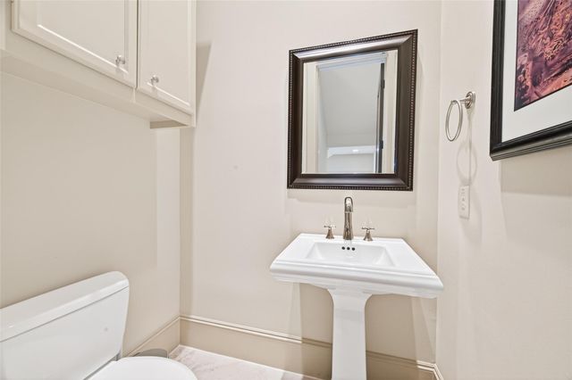 311 Calle Sevilla Place, Houston, TX 77007