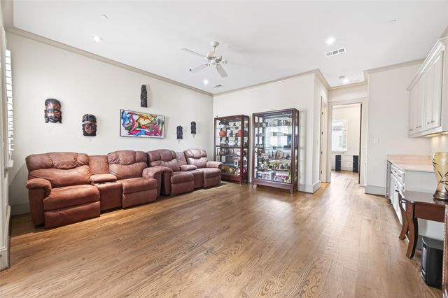 311 Calle Sevilla Place, Houston, TX 77007