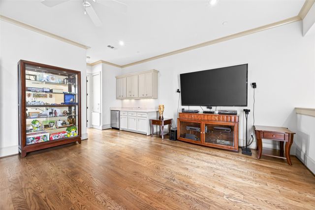 311 Calle Sevilla Place, Houston, TX 77007