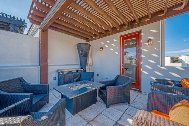 311 Calle Sevilla Place, Houston, TX 77007