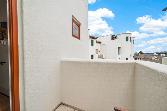 311 Calle Sevilla Place, Houston, TX 77007