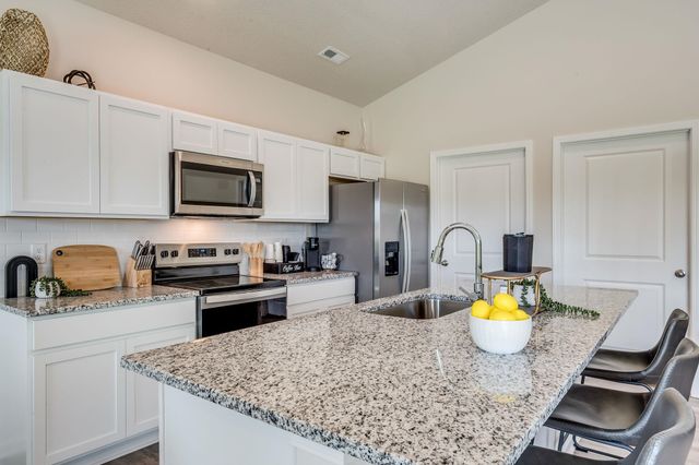 1002 N Forestview Ct, Wichita, KS 67235