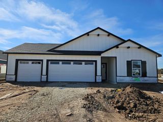 1002 N Forestview Ct, Wichita, KS 67235