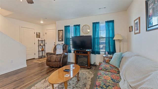 303 Fieldstone Circle, Gravette, AR 72736