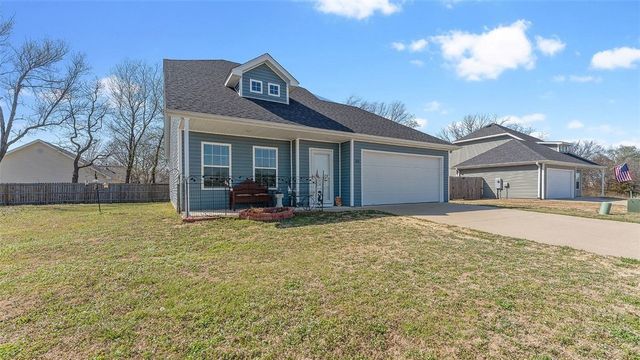 303 Fieldstone Circle, Gravette, AR 72736