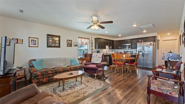 303 Fieldstone Circle, Gravette, AR 72736