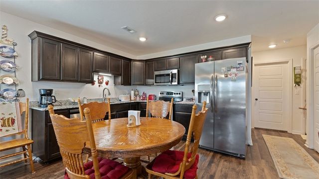 303 Fieldstone Circle, Gravette, AR 72736