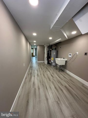 3314 ELLISTON CIR, Philadelphia, PA 19114
