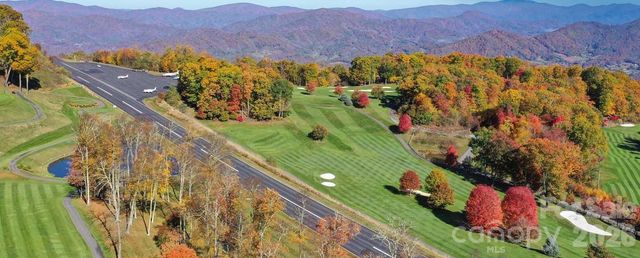 104 Smokehouse Way, Burnsville, NC 28714