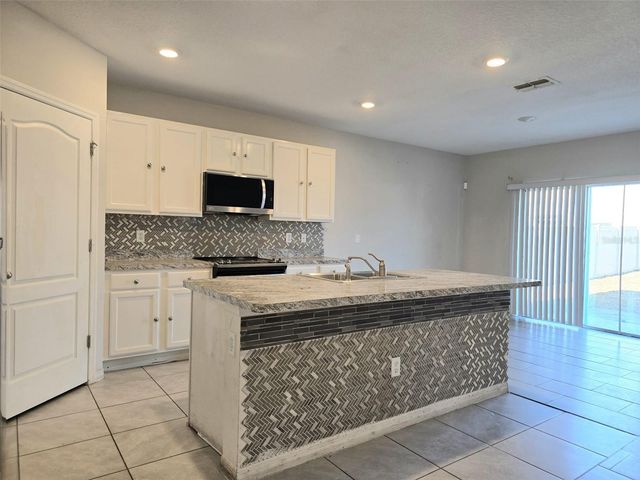 1378 FOX SQUIRREL DRIVE, Davenport, FL 33897