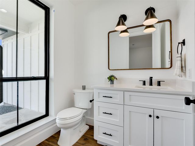 2411 Cherry LN, Kingsland, TX 78639