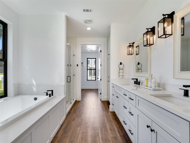 2411 Cherry LN, Kingsland, TX 78639