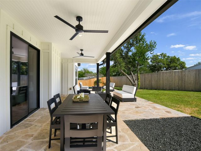 2411 Cherry LN, Kingsland, TX 78639