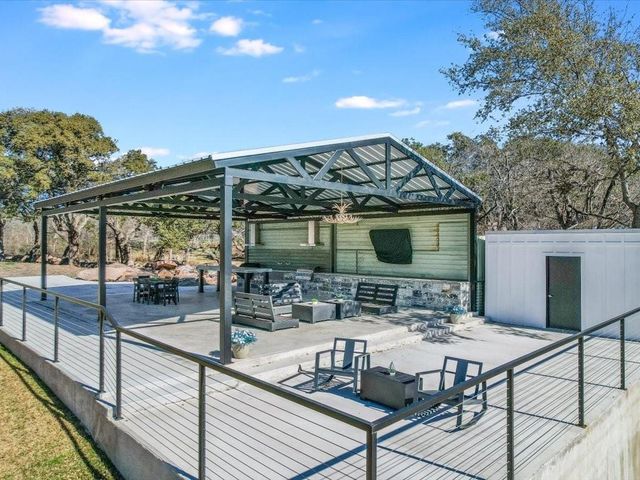 2411 Cherry LN, Kingsland, TX 78639